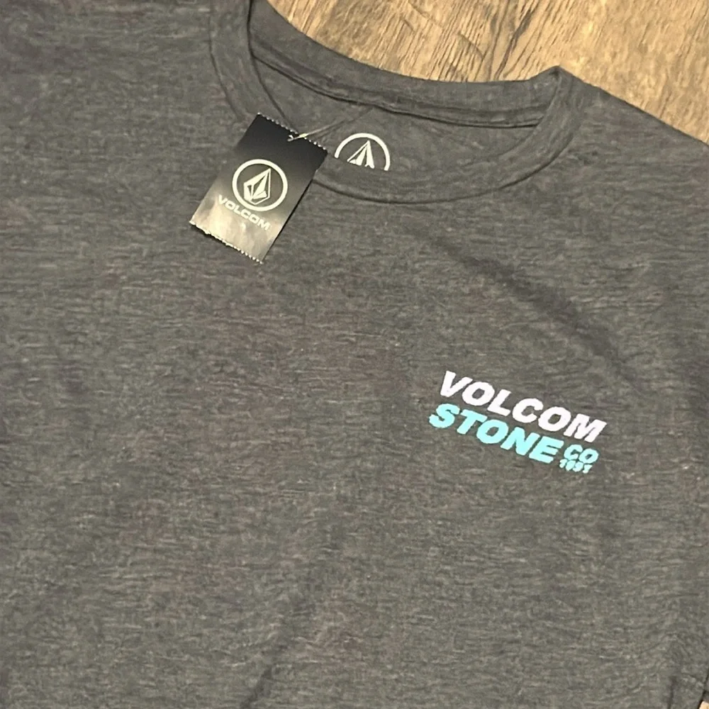 Volcom Dotty Print Shirt Size Small Brand New With Tags - Picture 3 of 6